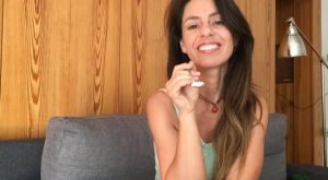 Oil pulling Ayurveda ou bochecho com óleo de coco, da Loja Caule.