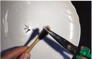 Como remover as cerdas da escova de bambu?